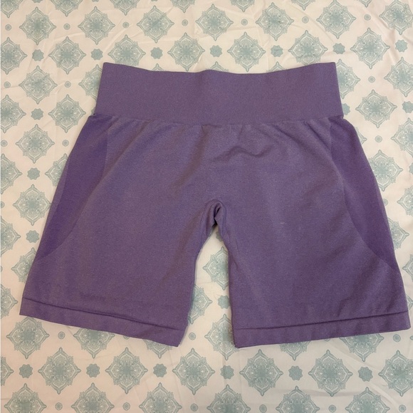 NVGTN Mid Rise Contour Seamless Shorts - Lilac - Picture 2 of 7